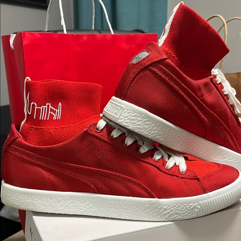 Puma Men Manhattan Red Knit Sneakers